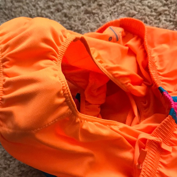 Nike running shorts - Picture 3 of 4